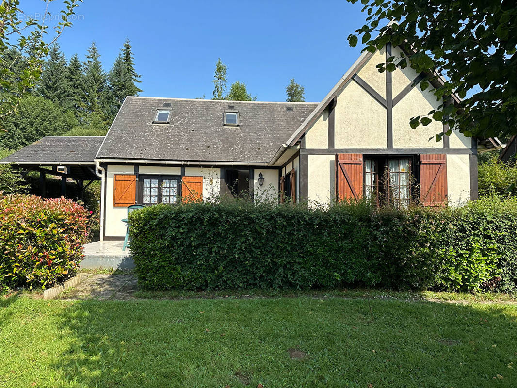 Maison à LA MADELEINE-BOUVET