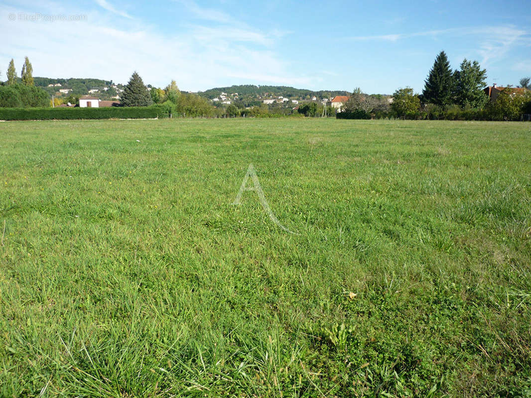 Terrain à PUY-L&#039;EVEQUE