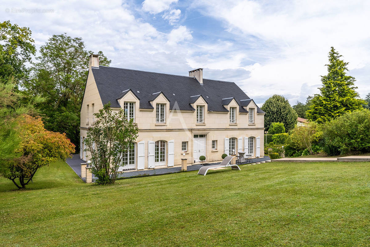 Maison à NESLES-LA-VALLEE