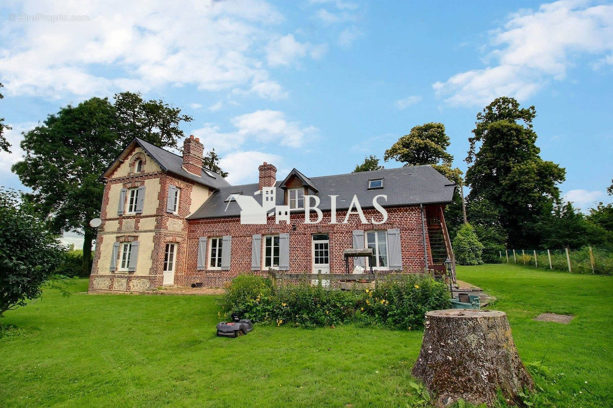 Maison à BOURG-ACHARD