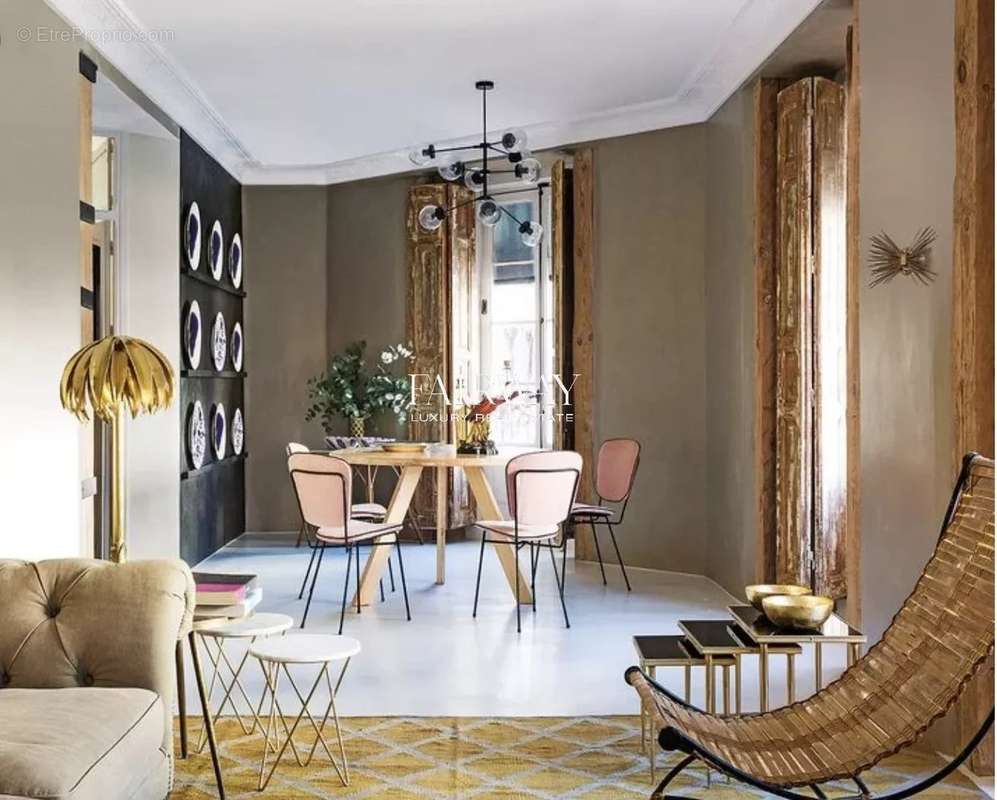 Appartement à PARIS-7E