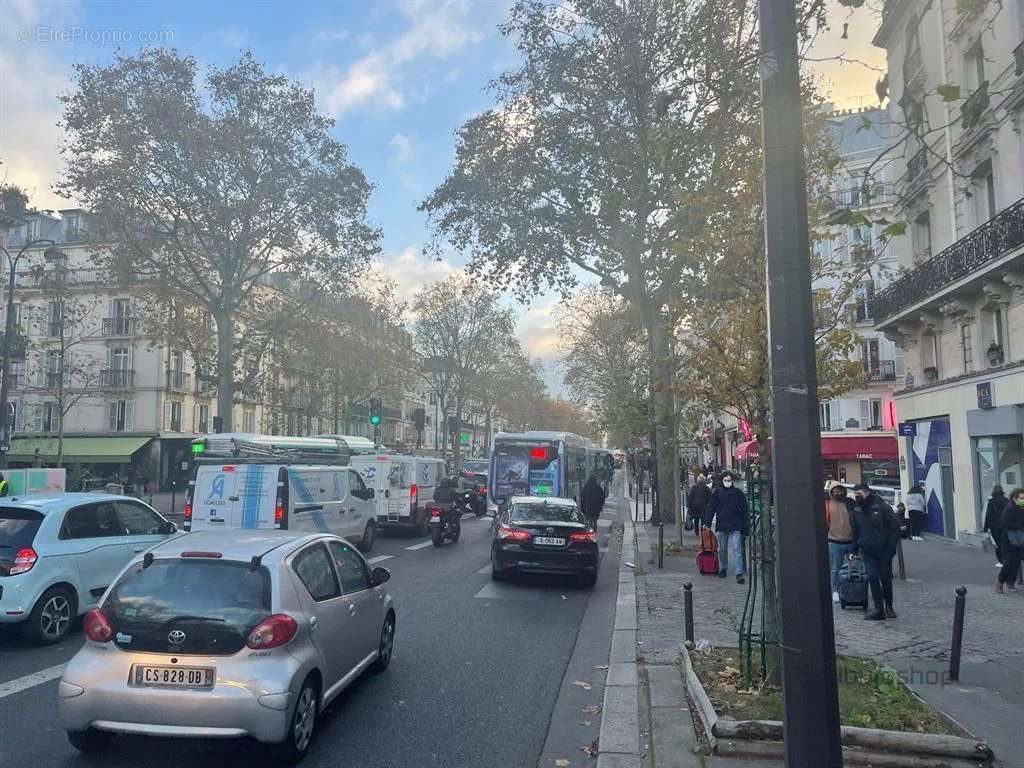 Commerce à PARIS-3E