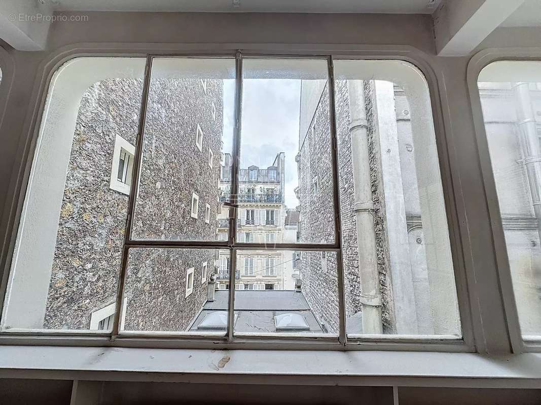 Maison à PARIS-9E