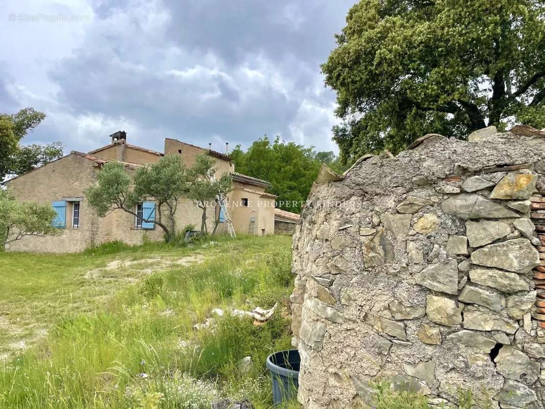 Maison à COTIGNAC