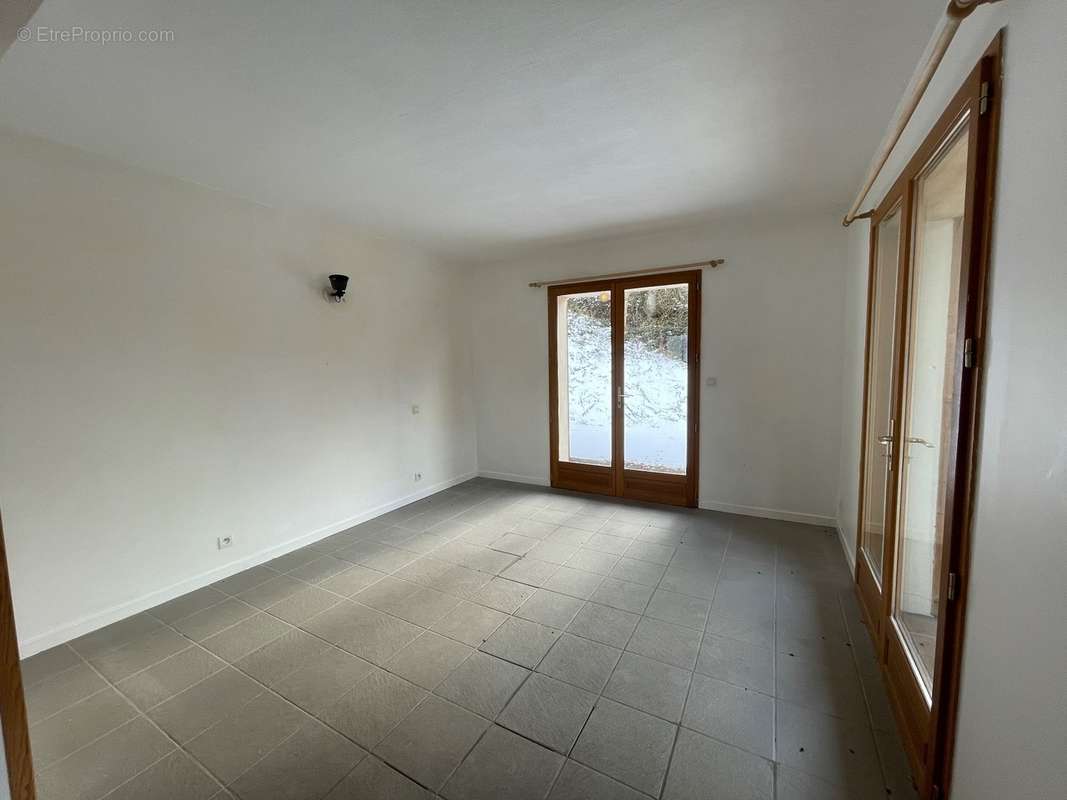 Appartement à SERRAVAL