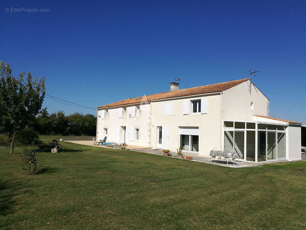 Maison à LOIRE-LES-MARAIS