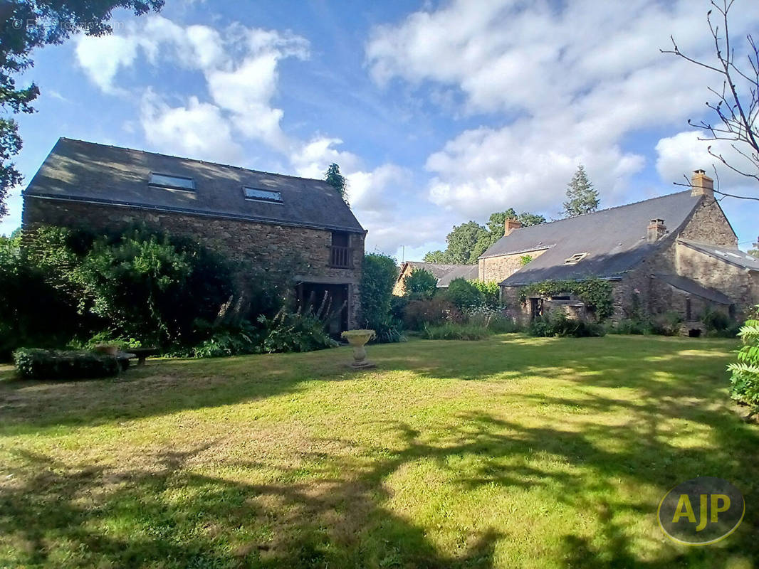 Maison à QUILLY