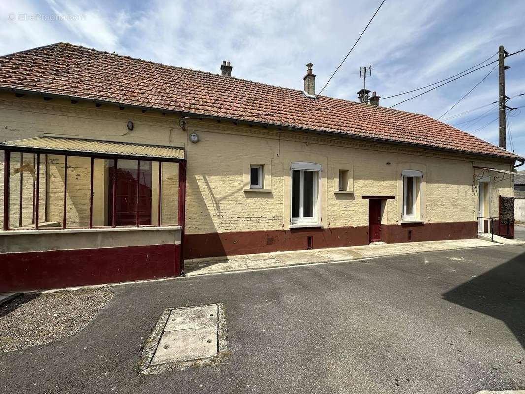 Coup de c½ur assuré pour cette jolie maison de plain pied - Maison à MONCEAU-LE-WAAST