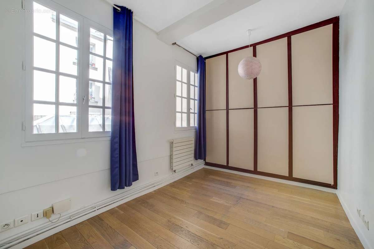 Appartement à PARIS-3E