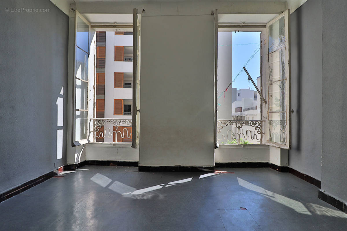 Appartement à MARSEILLE-3E