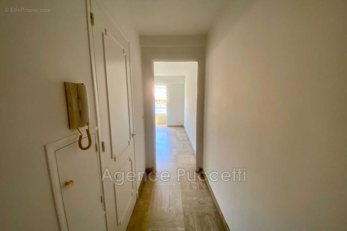 Appartement à VENCE