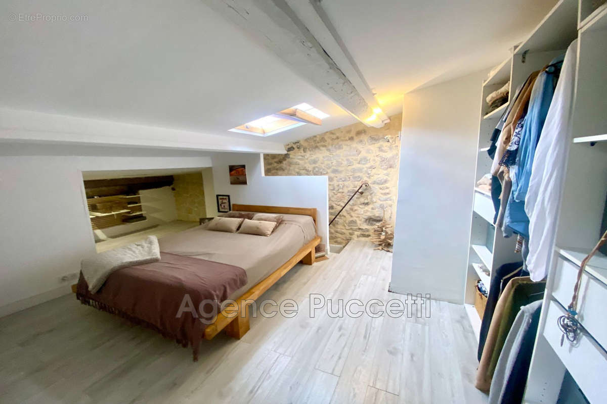 Appartement à LA COLLE-SUR-LOUP