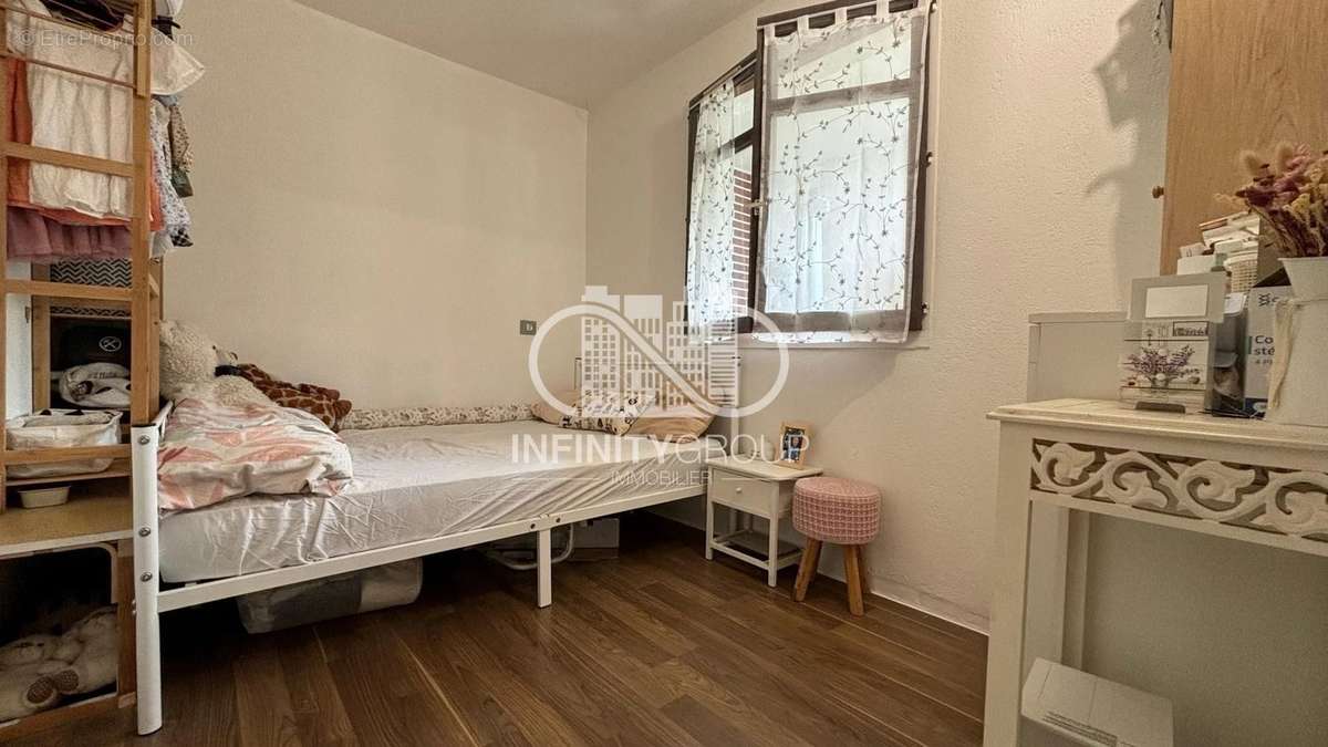 Appartement à VILLENEUVE-LOUBET