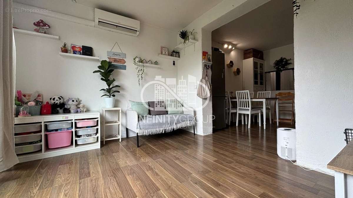 Appartement à VILLENEUVE-LOUBET