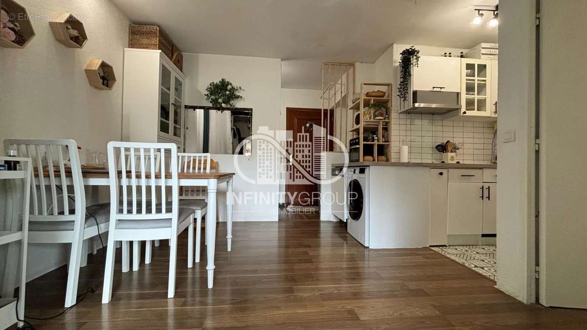 Appartement à VILLENEUVE-LOUBET