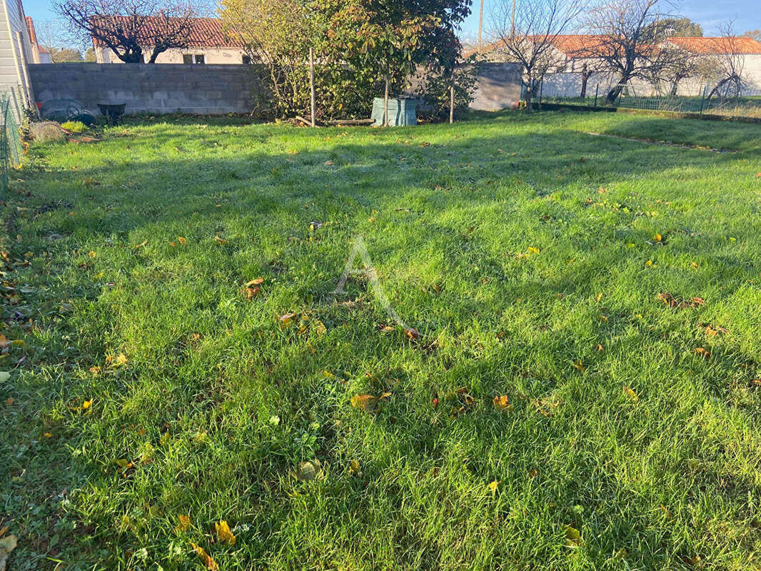 Terrain à TREIZE-SEPTIERS