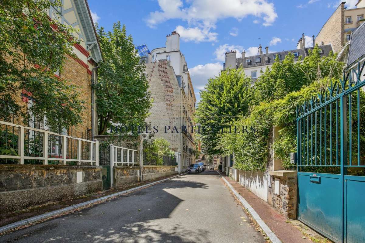 Appartement à NEUILLY-SUR-SEINE