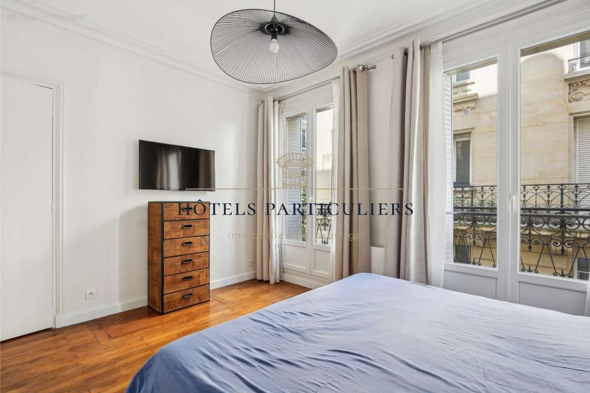 Appartement à NEUILLY-SUR-SEINE