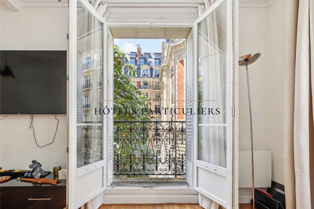 Appartement à NEUILLY-SUR-SEINE