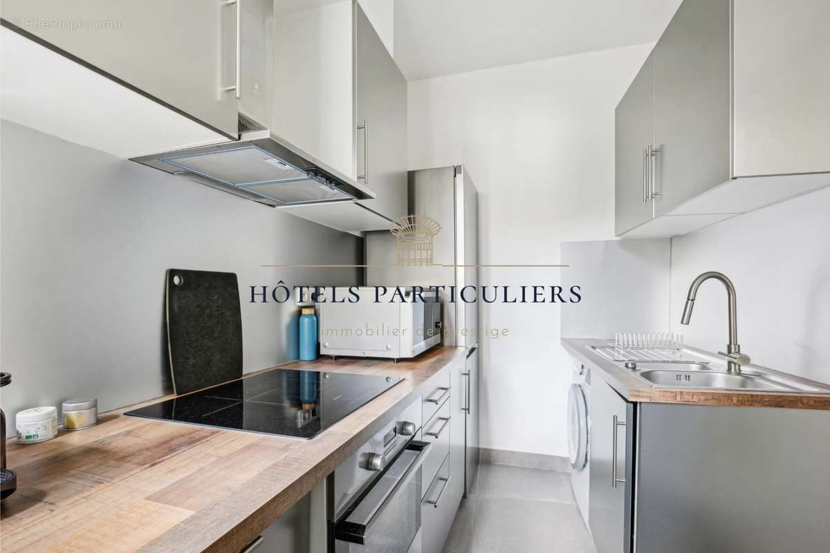 Appartement à NEUILLY-SUR-SEINE