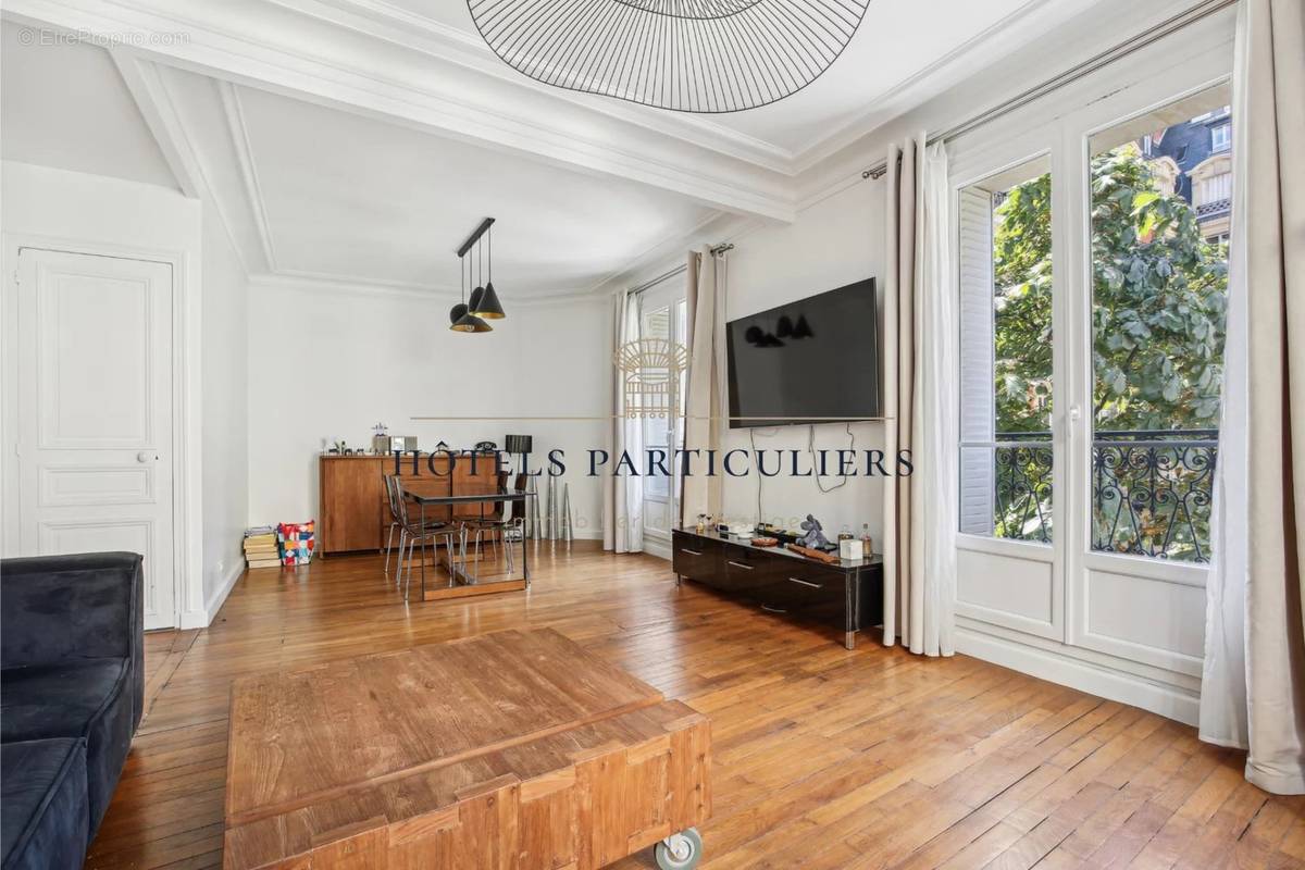 Appartement à NEUILLY-SUR-SEINE