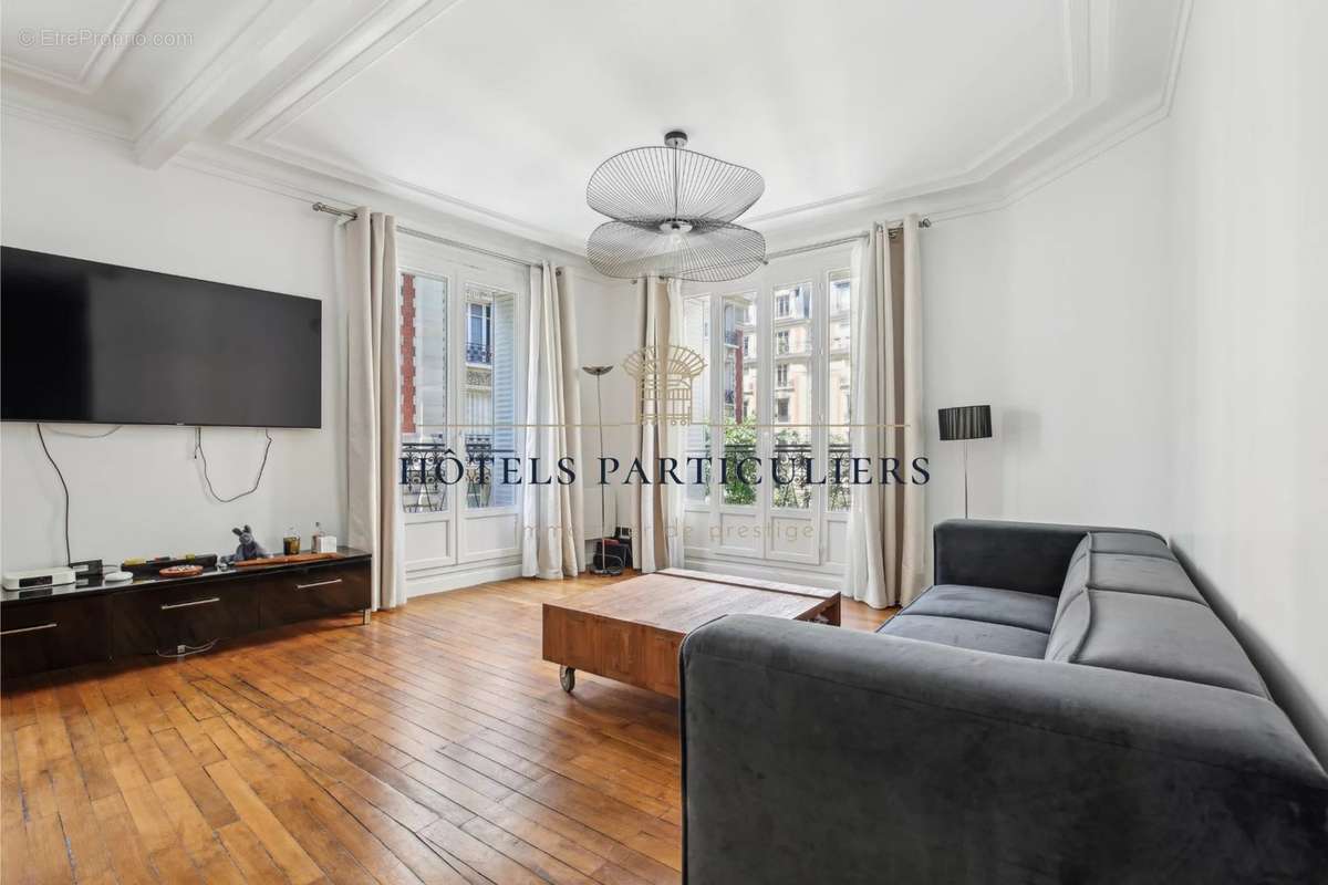 Appartement à NEUILLY-SUR-SEINE