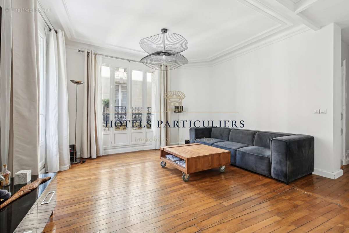 Appartement à NEUILLY-SUR-SEINE