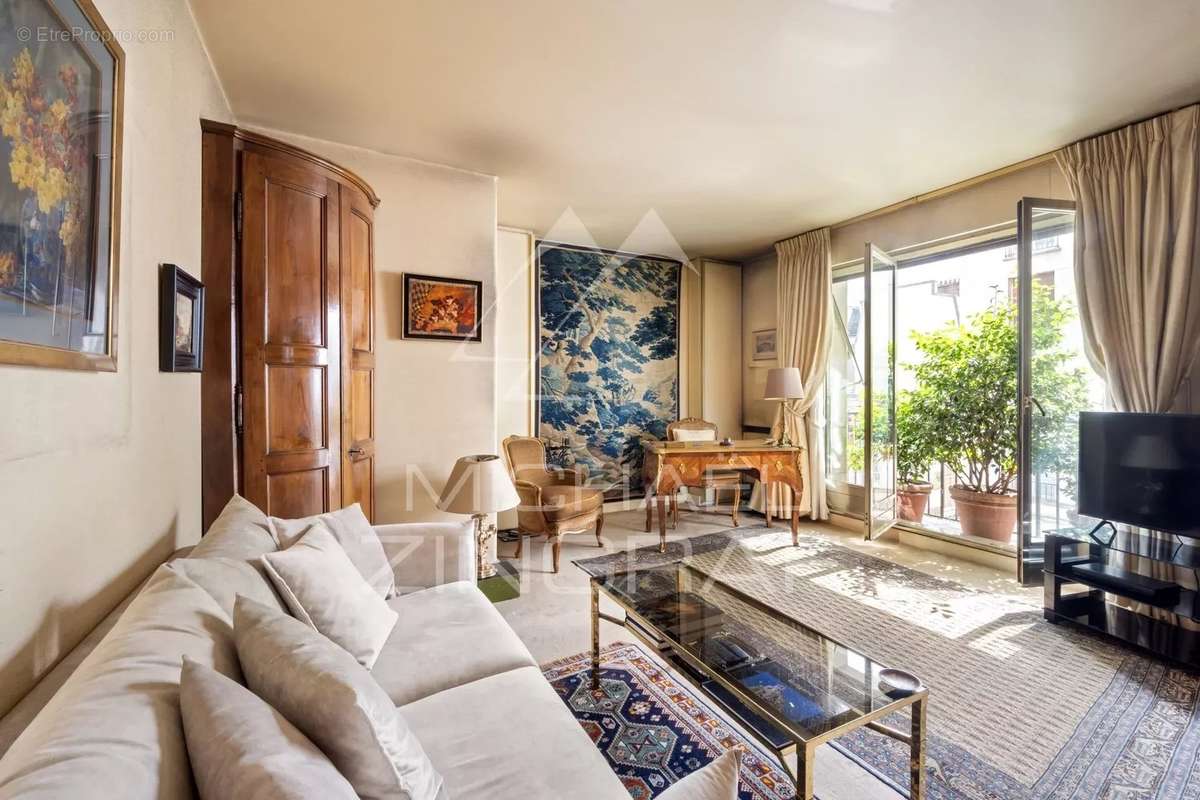 Appartement à PARIS-7E