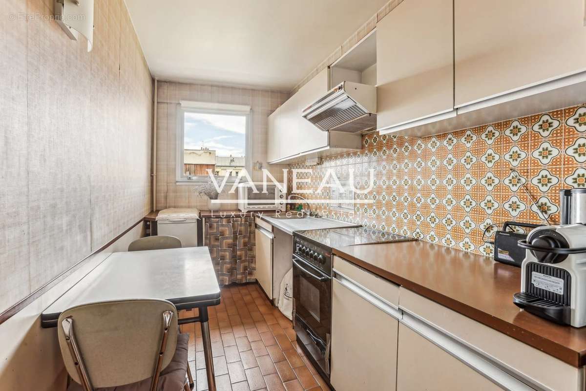 Appartement à PARIS-18E