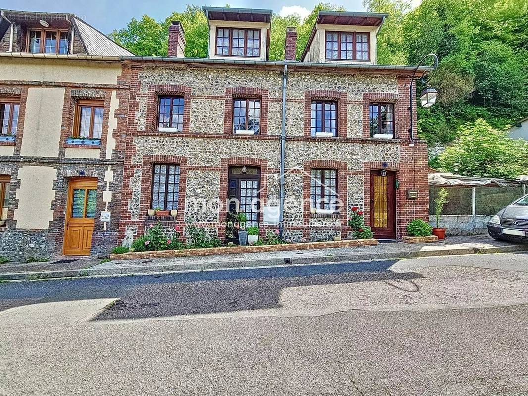 Maison à LES AUTHIEUX-SUR-LE-PORT-SAINT-OUEN