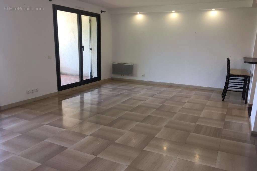 Appartement à VILLENEUVE-LOUBET