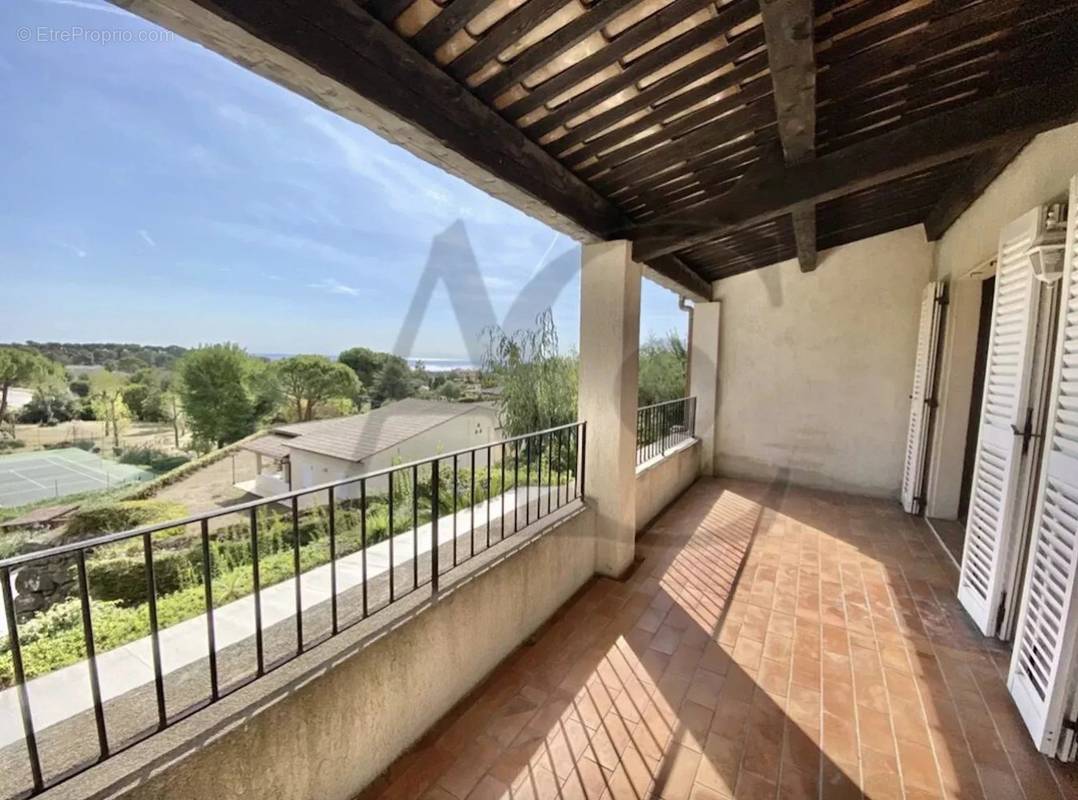 Appartement à VILLENEUVE-LOUBET