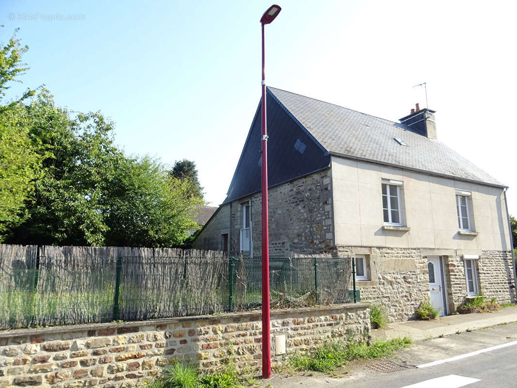 Maison à MORTAIN