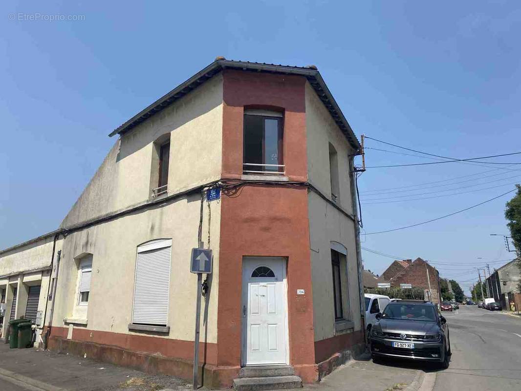 Maison à WAZIERS