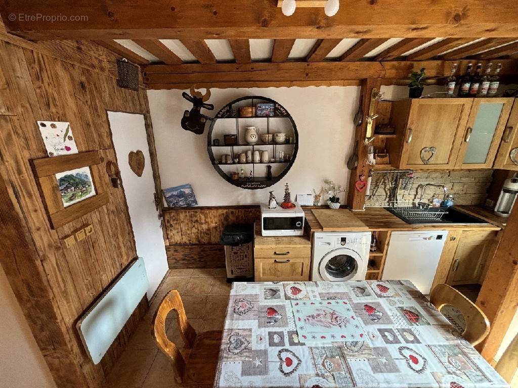 Appartement à MORILLON