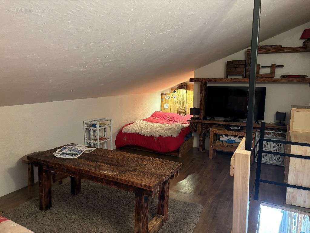 Appartement à MORILLON