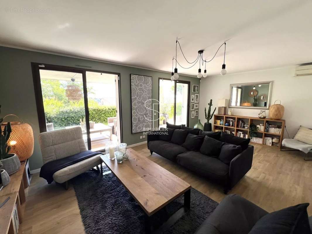 Appartement à VILLENEUVE-LOUBET