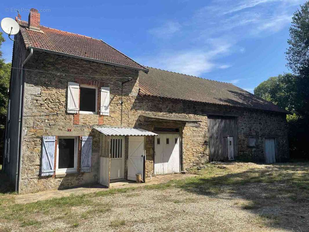 Maison à SAINT-MARTIN-SAINTE-CATHERINE