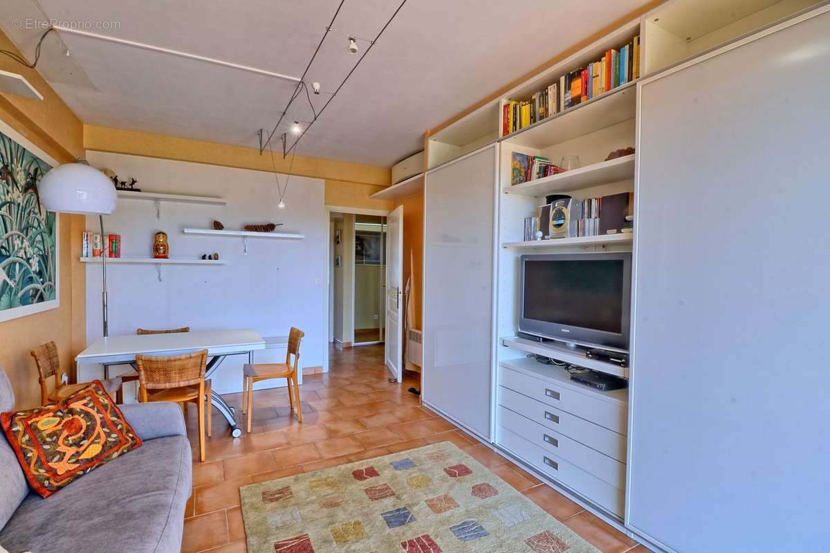 Appartement à MANDELIEU-LA-NAPOULE