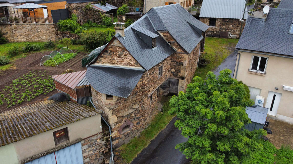 Autre à CASTELNAU-DE-MANDAILLES