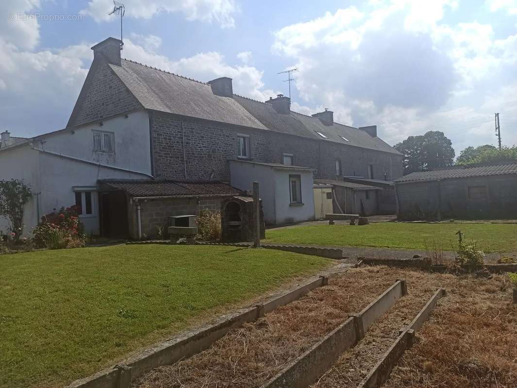 Maison à SAINT-SAMSON-SUR-RANCE