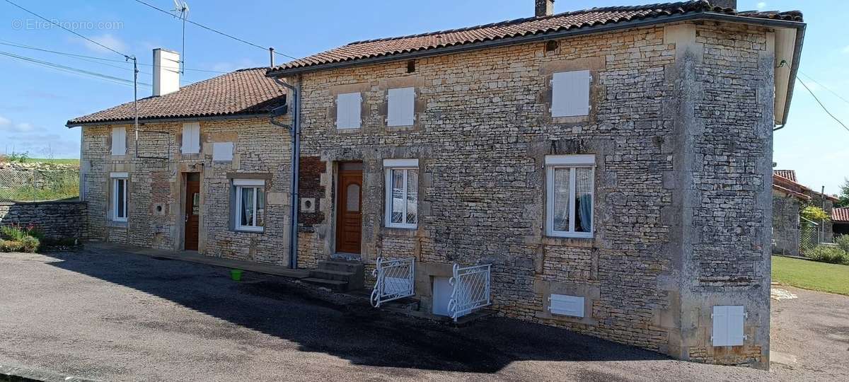 Maison à VERTEUIL-SUR-CHARENTE