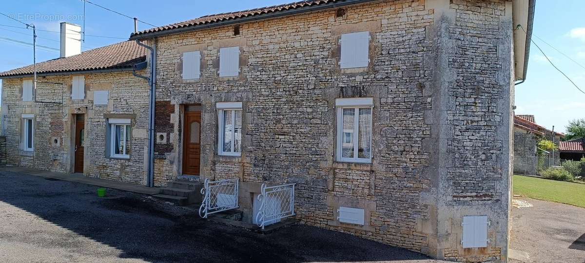 Maison à VERTEUIL-SUR-CHARENTE