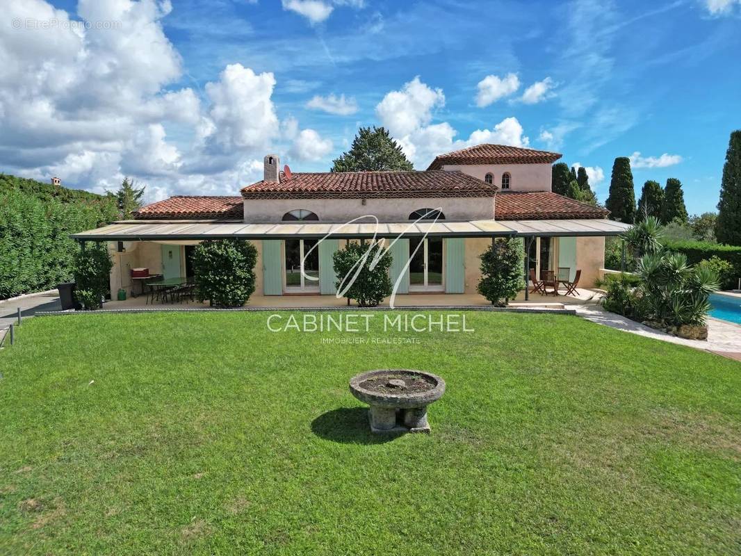 Maison à VALBONNE