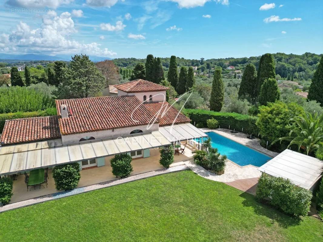 Maison à VALBONNE