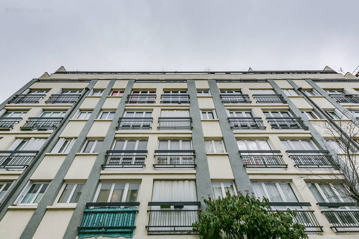 Parking à PARIS-20E