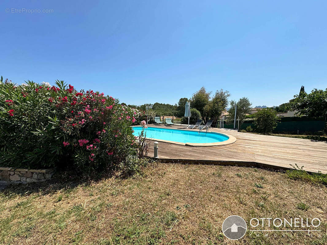 Maison à ROQUEBRUNE-SUR-ARGENS