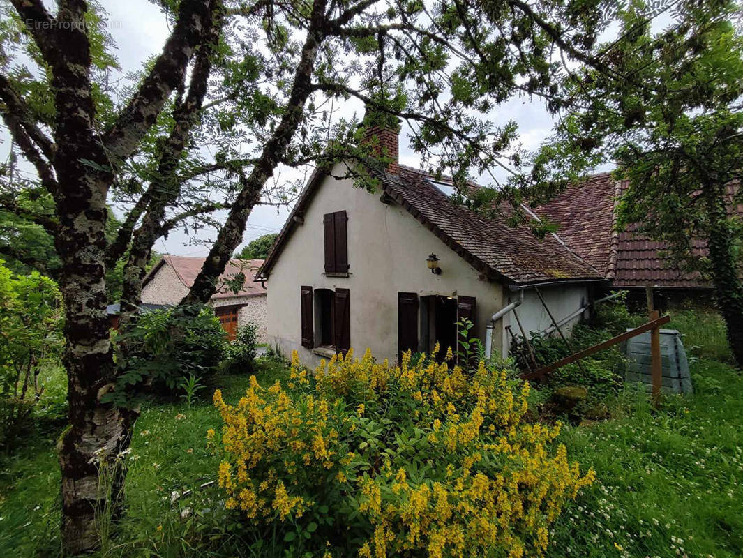 Maison à SAINT-HILAIRE-LES-PLACES