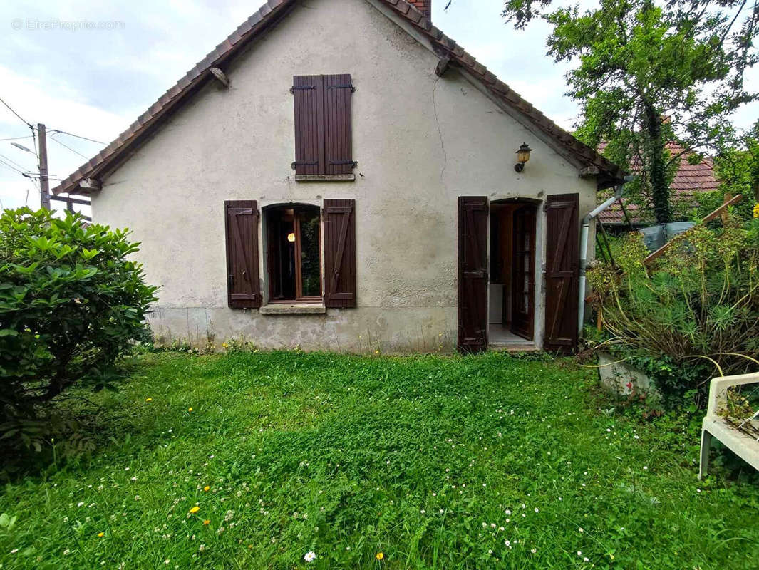 Maison à SAINT-HILAIRE-LES-PLACES