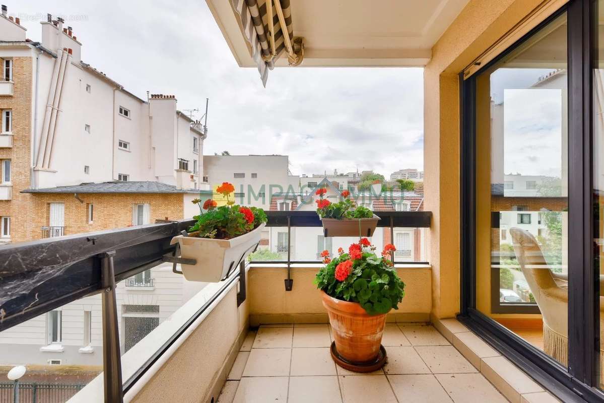 Appartement à COURBEVOIE